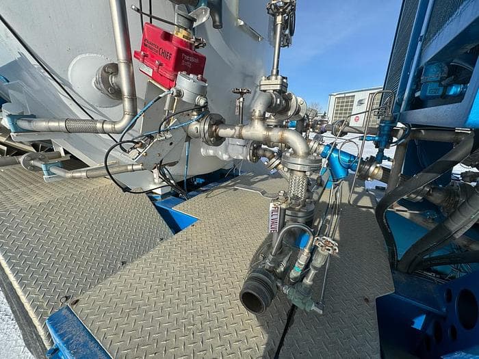 High Rate 840K Nitrogen Pumper Tractor and Trailer
