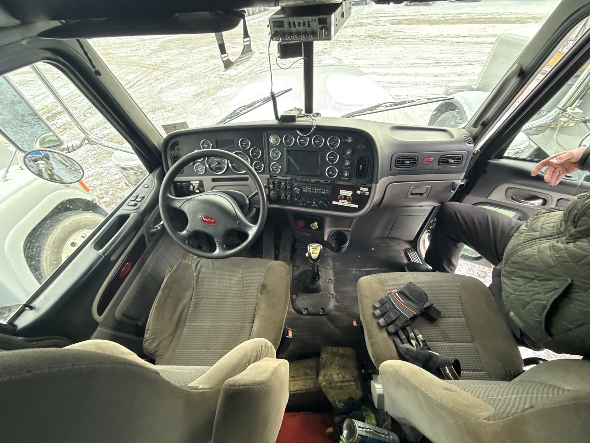 2013 Peterbilt 379 Tri-Drive with CTU Wetkit
