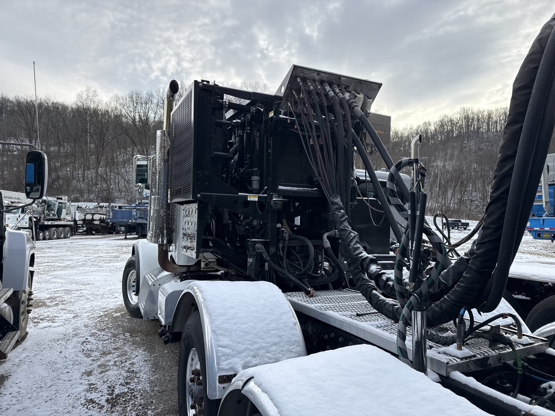 2013 Peterbilt 379 Tri-Drive with CTU Wetkit