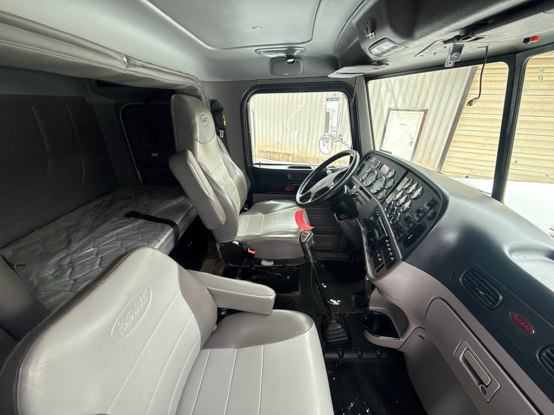 2013 Peterbilt 367 Tri-Drive