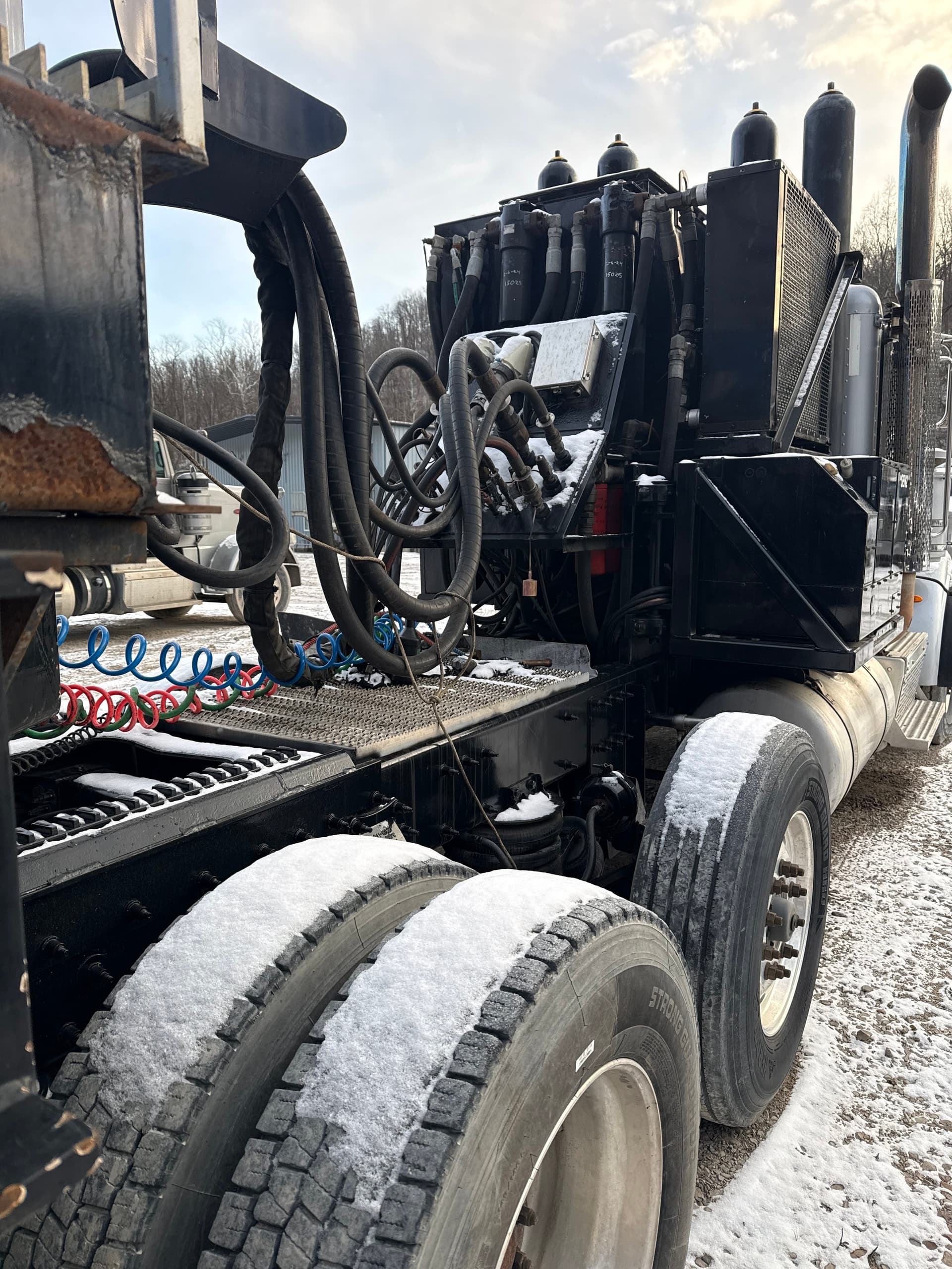 2015 Peterbilt 367 Tri-Drive with CTU Wet Kit