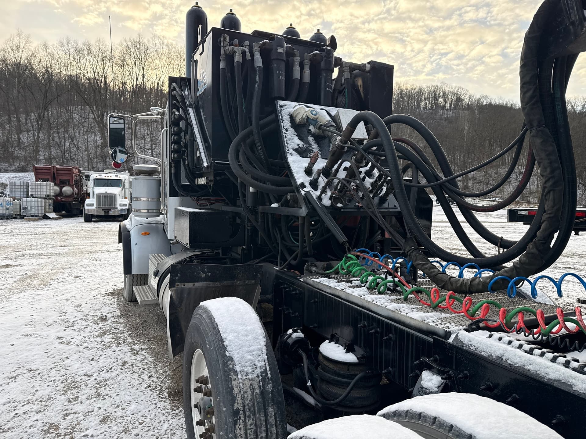 2015 Peterbilt 367 Tri-Drive with CTU Wet Kit