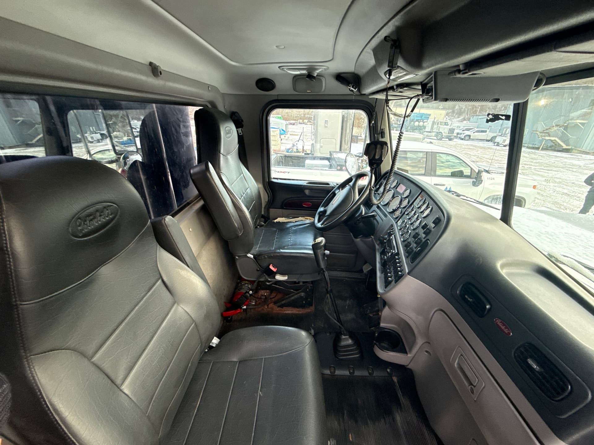 2015 Peterbilt 367 Tri-Drive with CTU Wet Kit