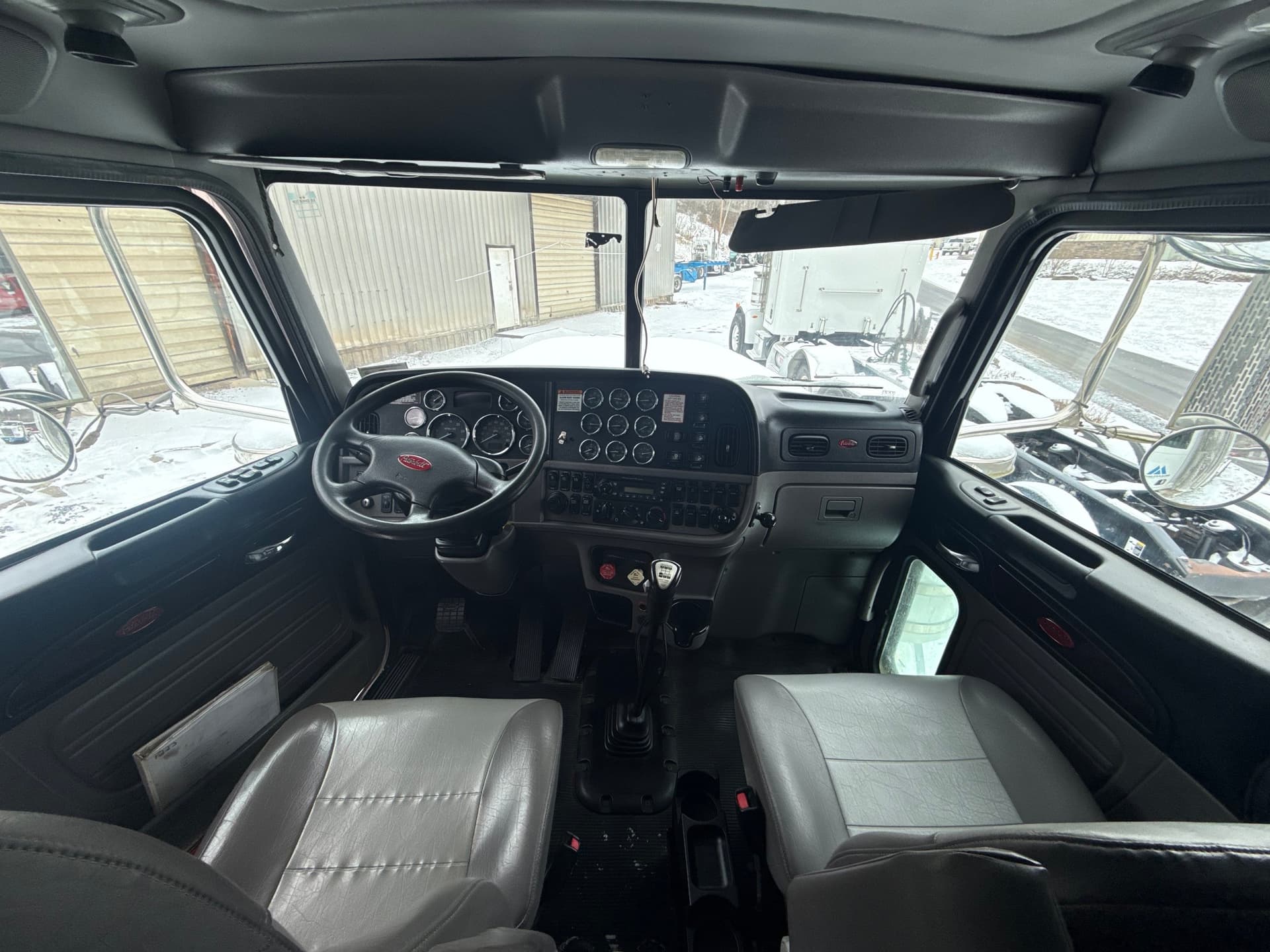 2013 Peterbilt 367 Tri-Drive
