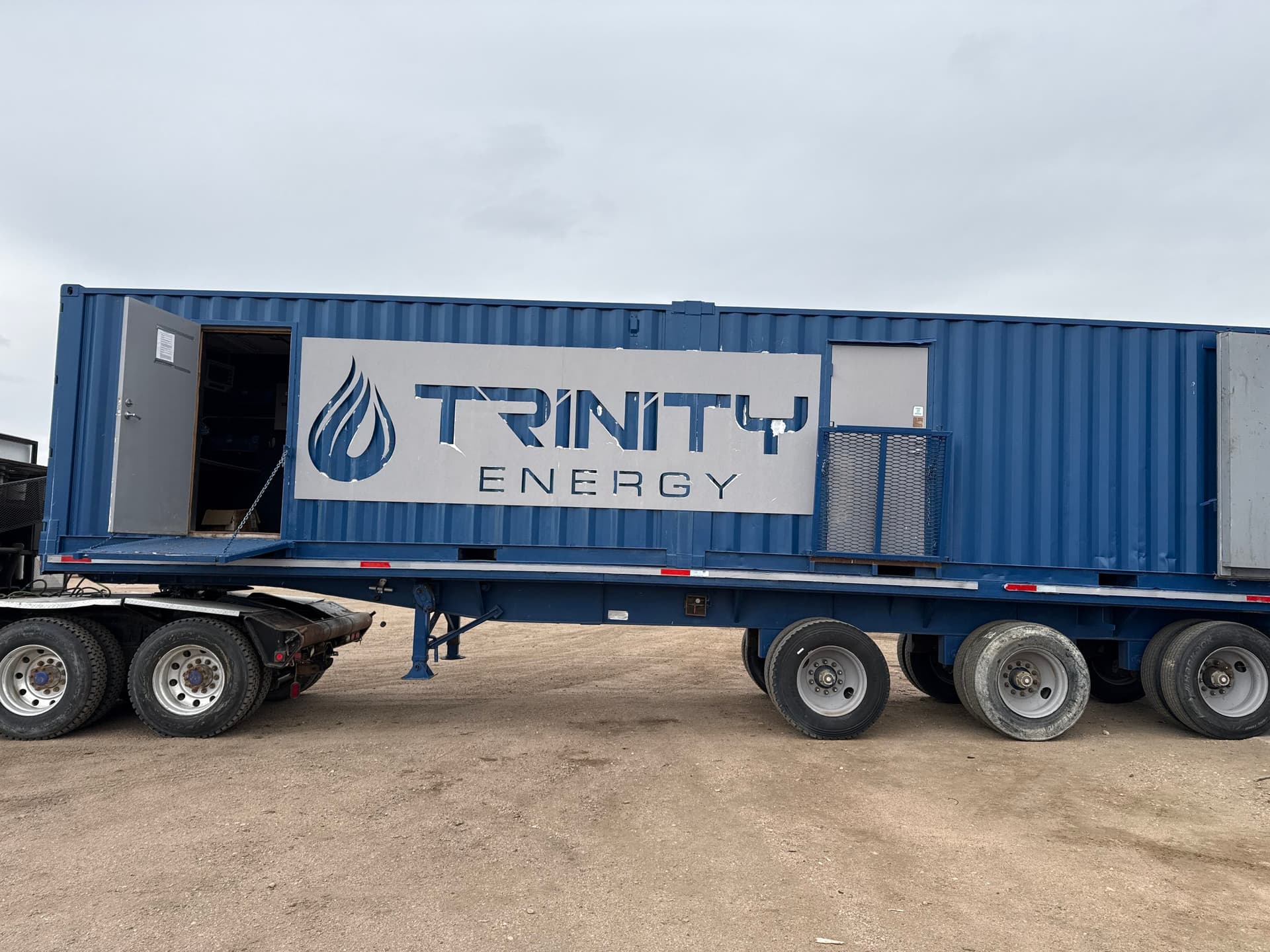 Doghouse /Storage container