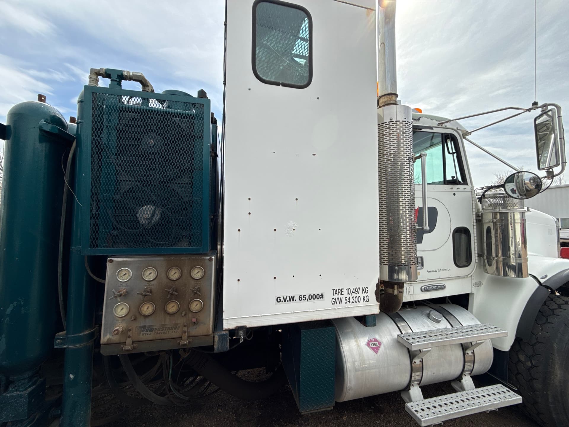 Freightliner FLD Tri-Drive