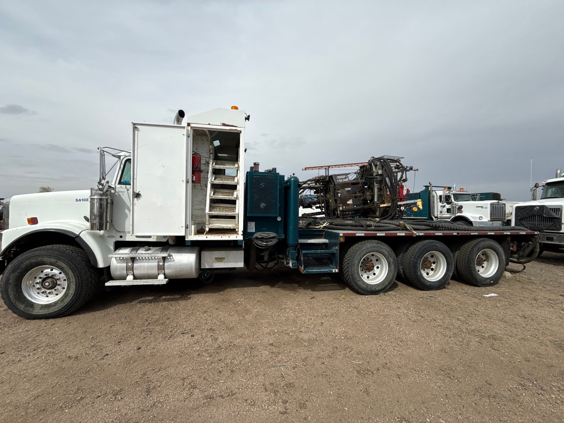 Freightliner FLD Tri-Drive